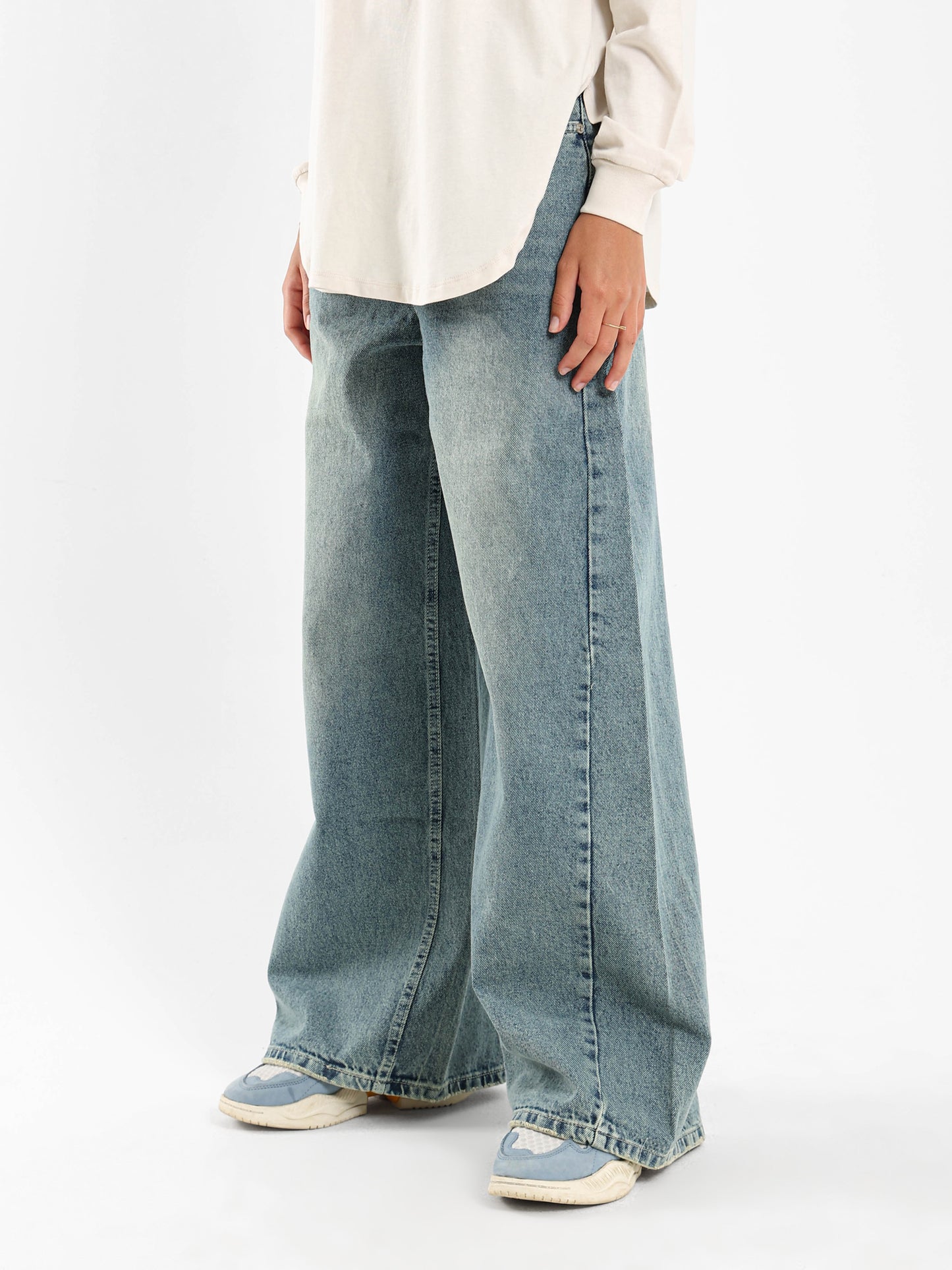 Loose Low-Waist Jeans
