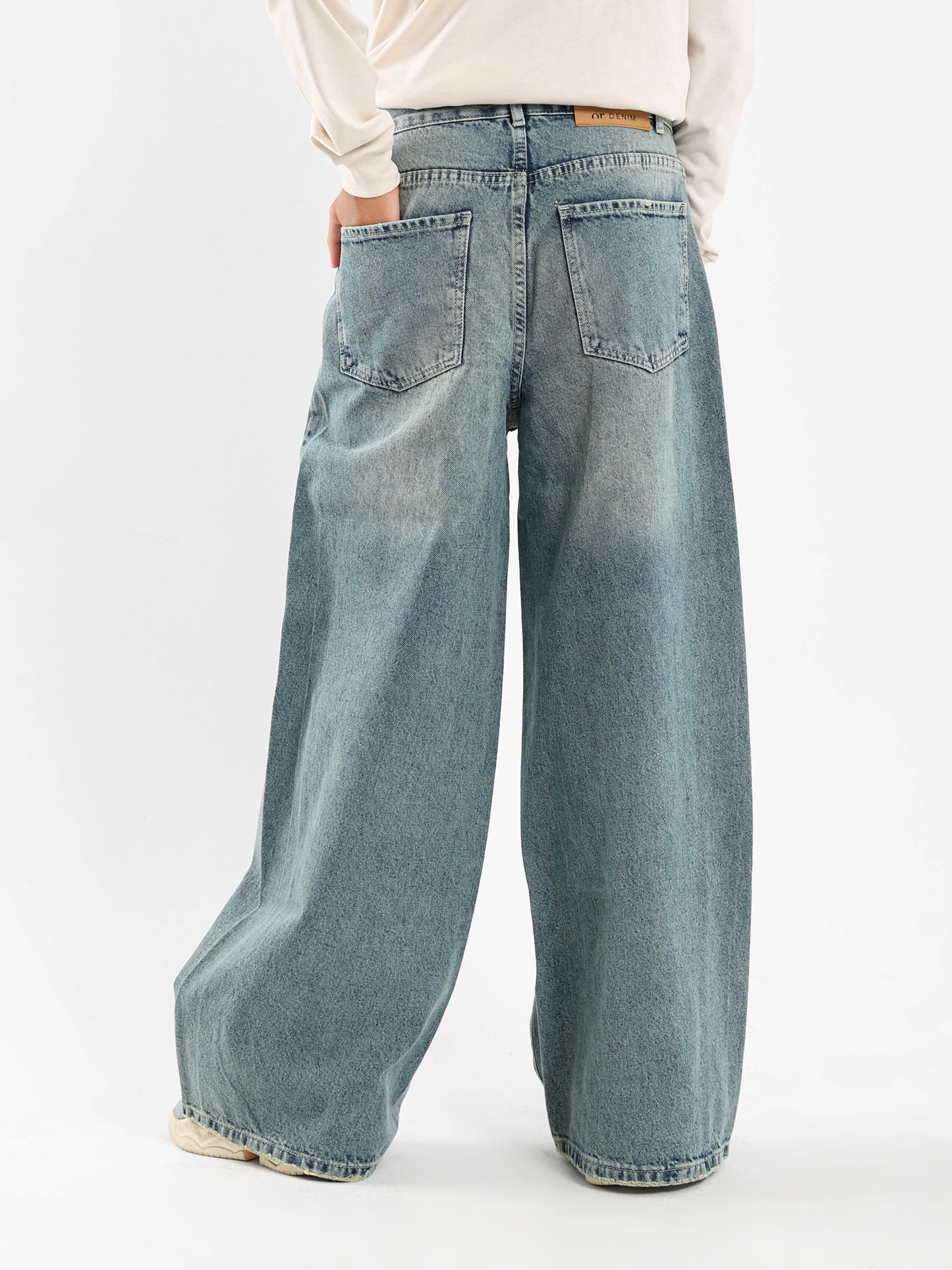 Loose Low-Waist Jeans