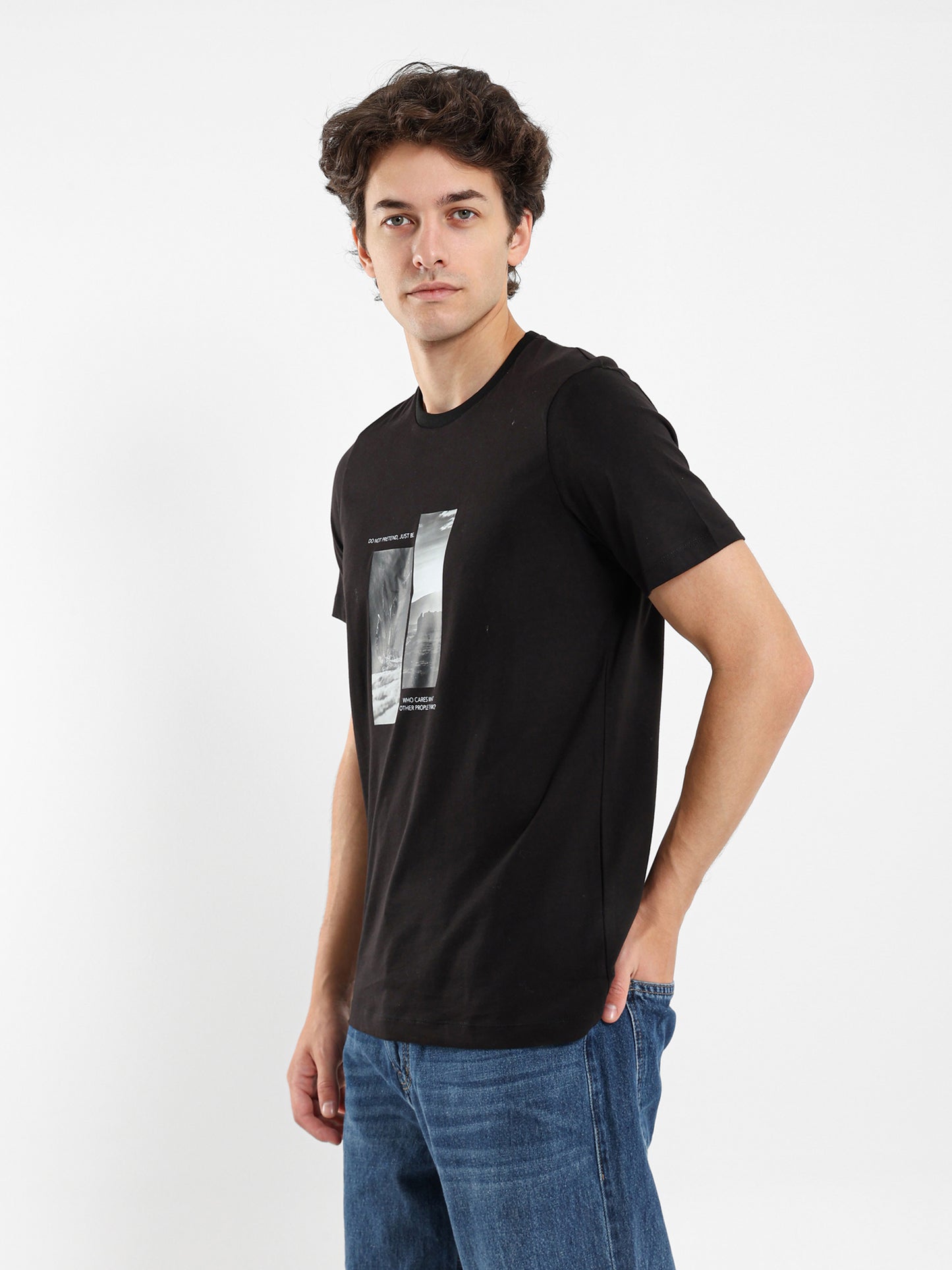 Do Not Pretend Just Be Front Print T-Shirt