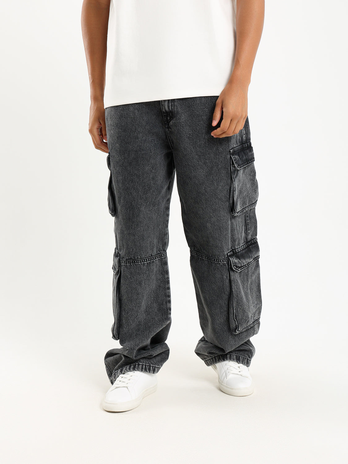 Multi-Pocket Loose Fit Jeans