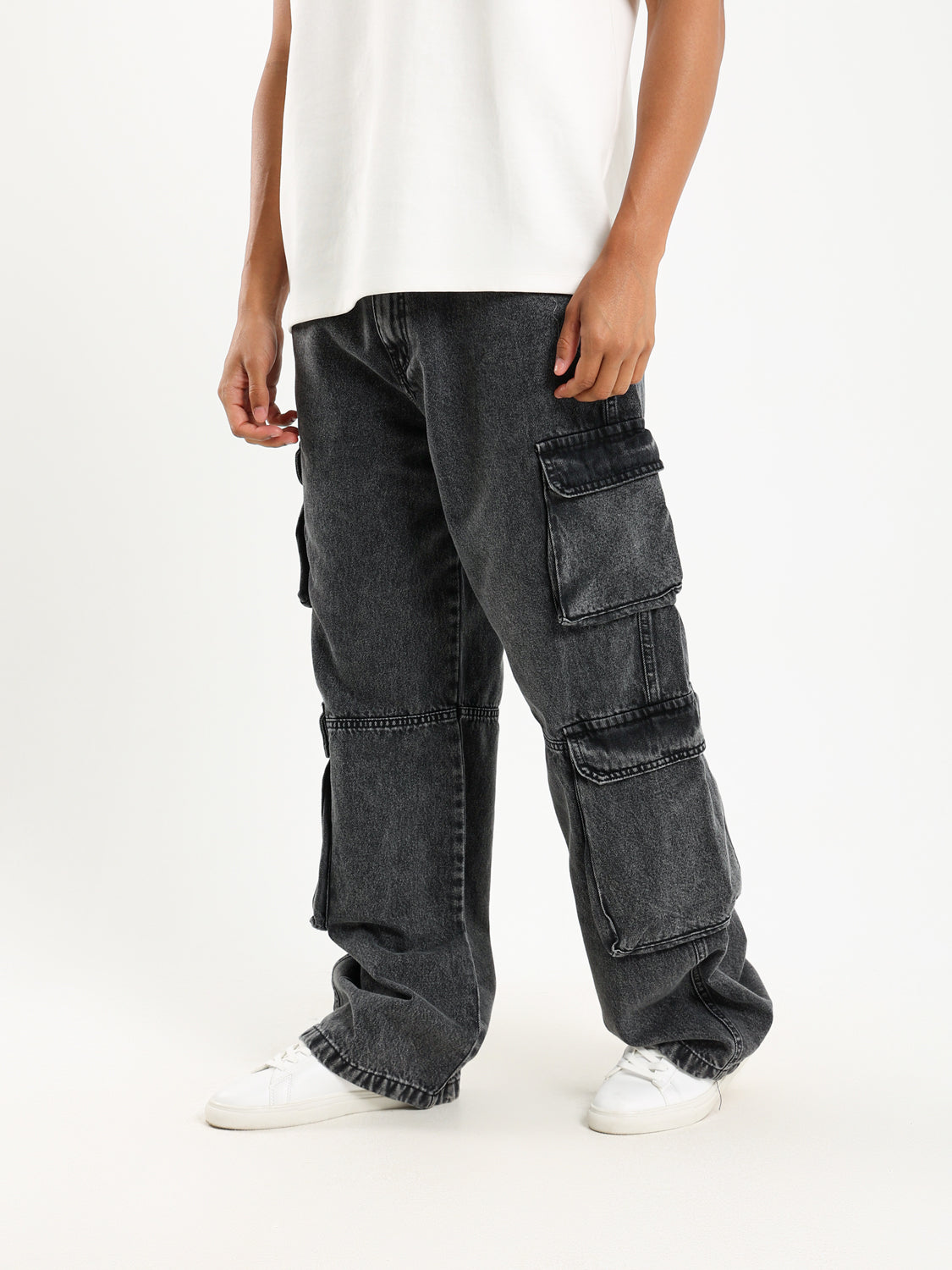 Multi-Pocket Loose Fit Jeans
