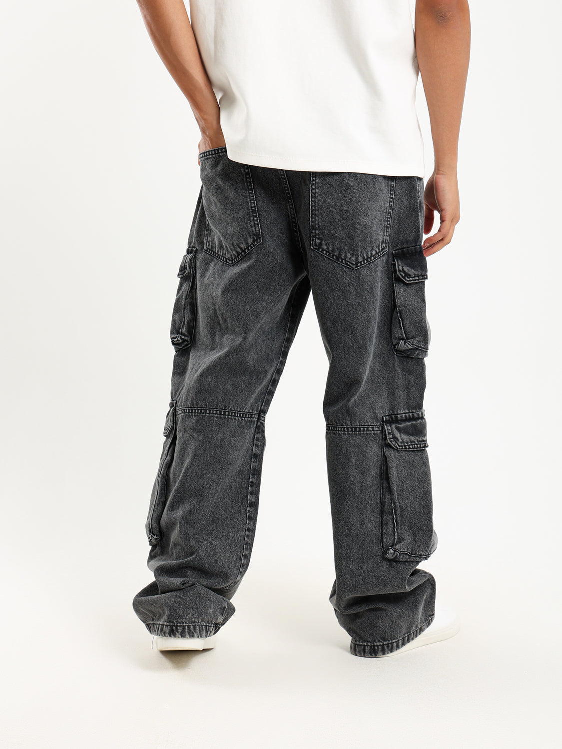 Multi-Pocket Loose Fit Jeans