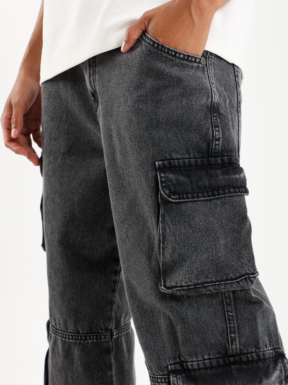 Multi-Pocket Loose Fit Jeans