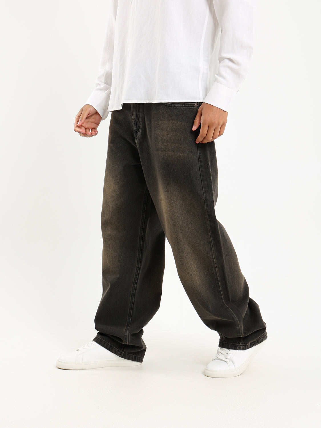 High Contrast Loose Washed Jeans