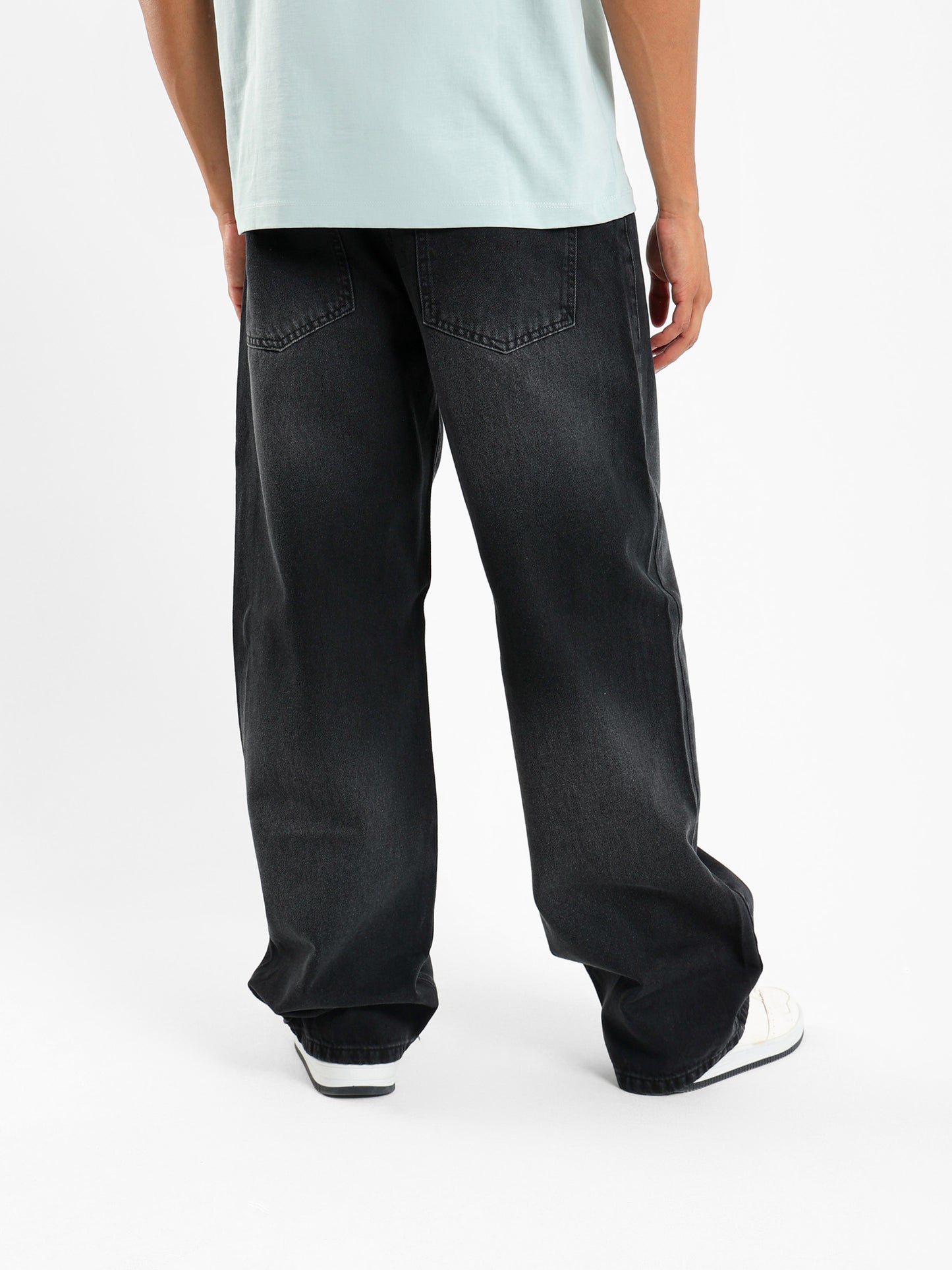 High Contrast Loose Washed Jeans