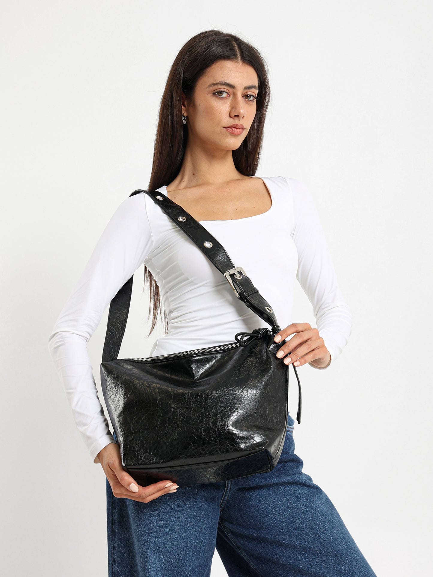 Cross Bag with Zipper Closure