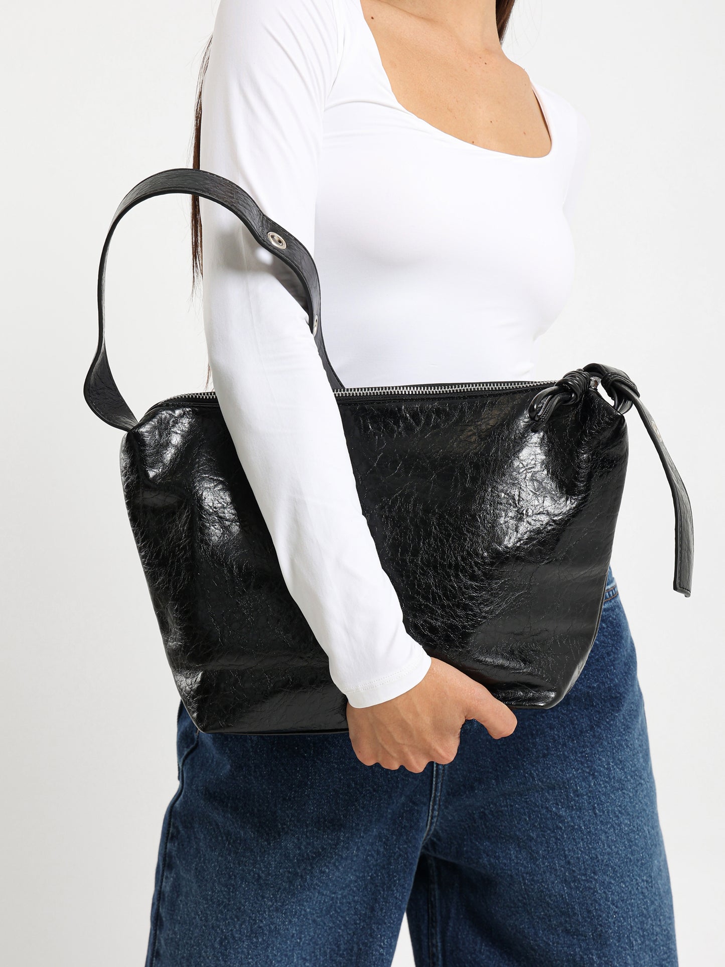 Cross Bag with Zipper Closure