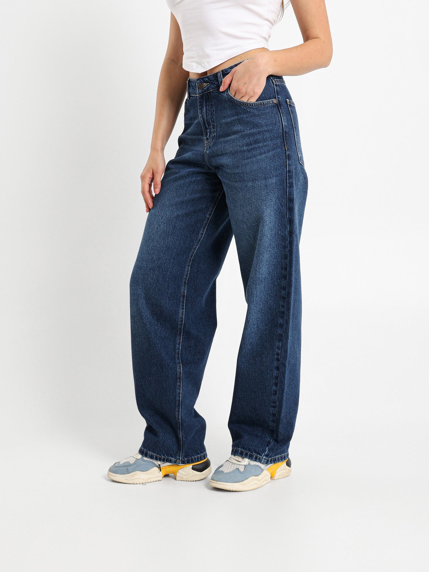 Relaxed Tapered Jeans