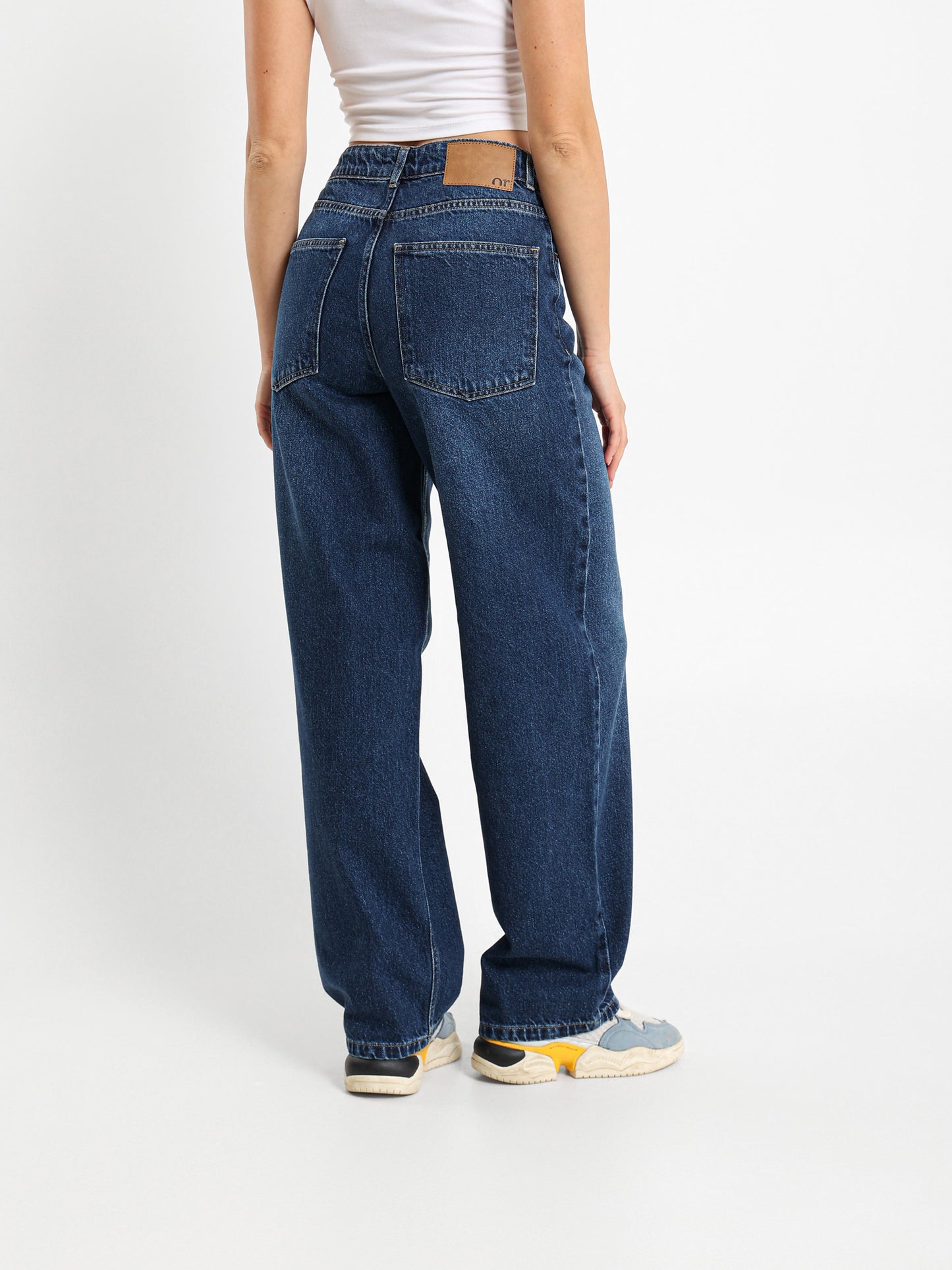 Relaxed Tapered Jeans