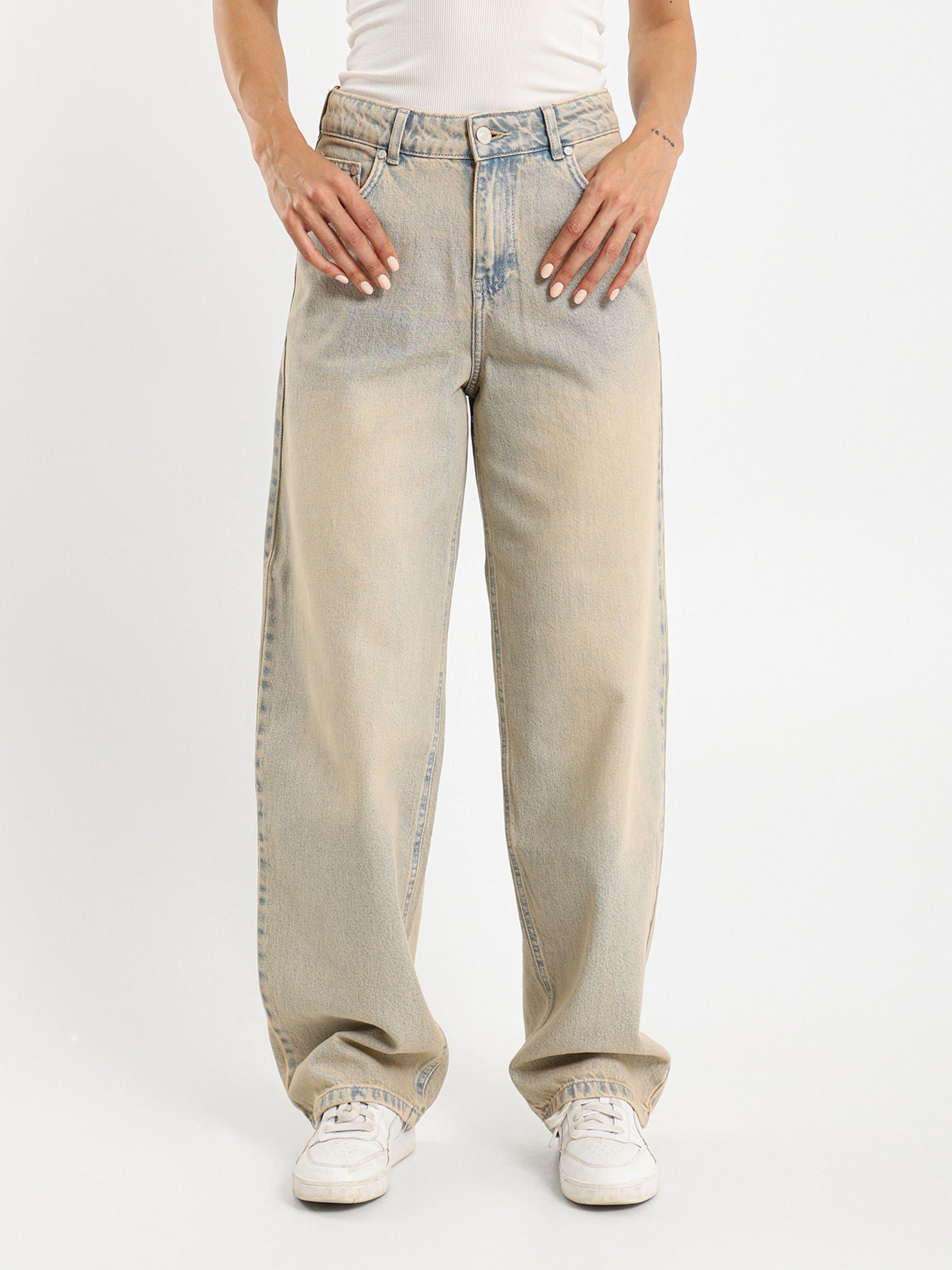 Relaxed Tapered Jeans