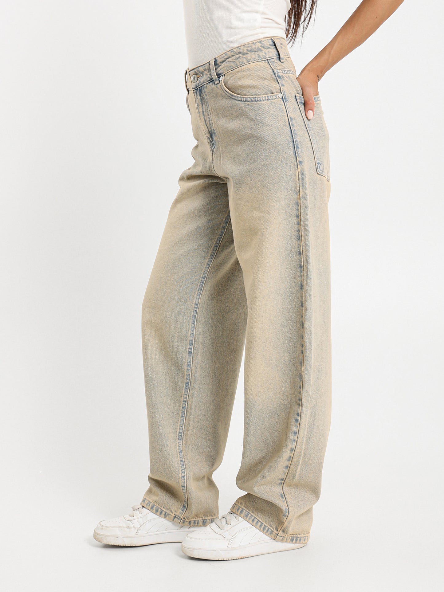 Relaxed Tapered Jeans