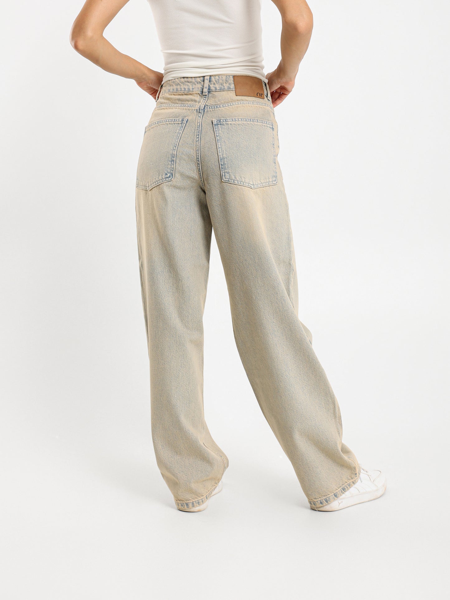 Relaxed Tapered Jeans
