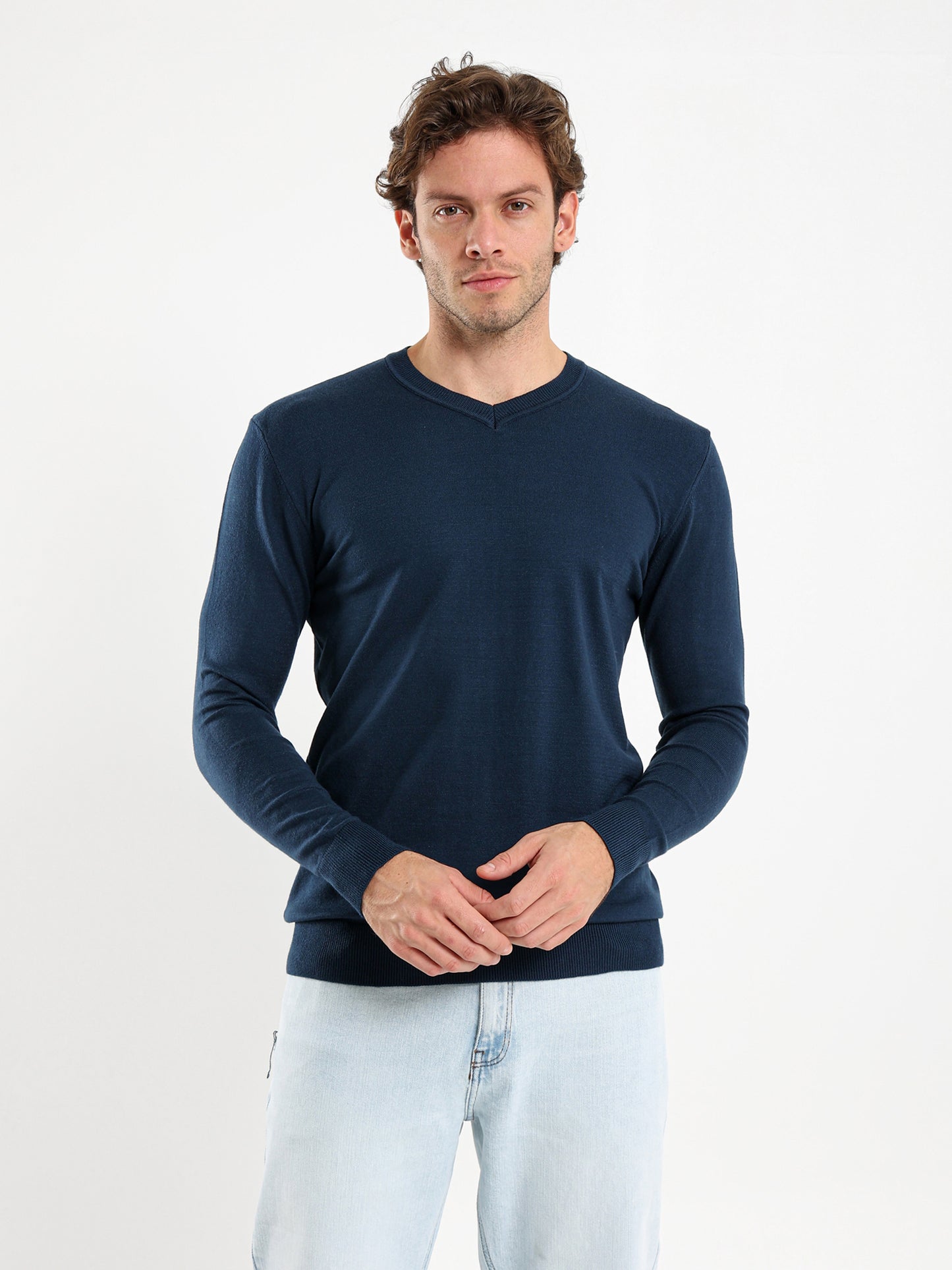 Basic V-Neck Pullover