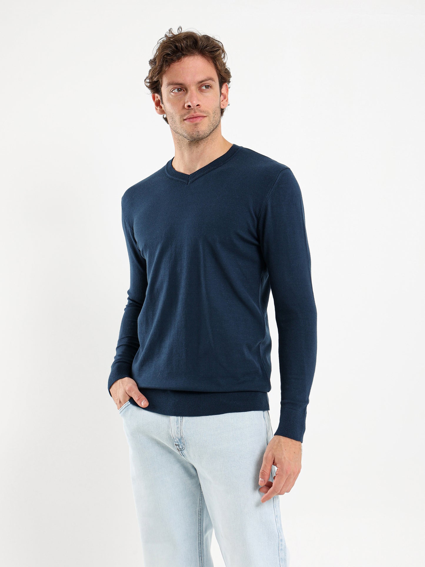 Basic V-Neck Pullover