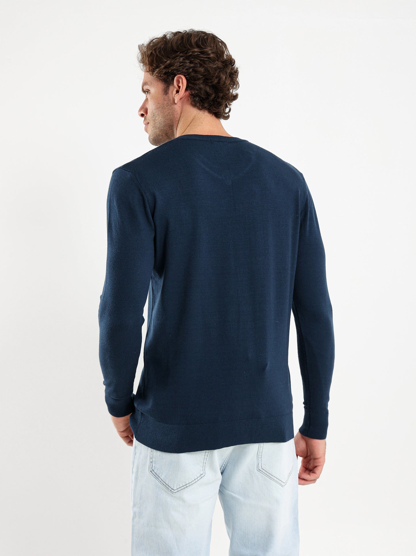 Basic V-Neck Pullover