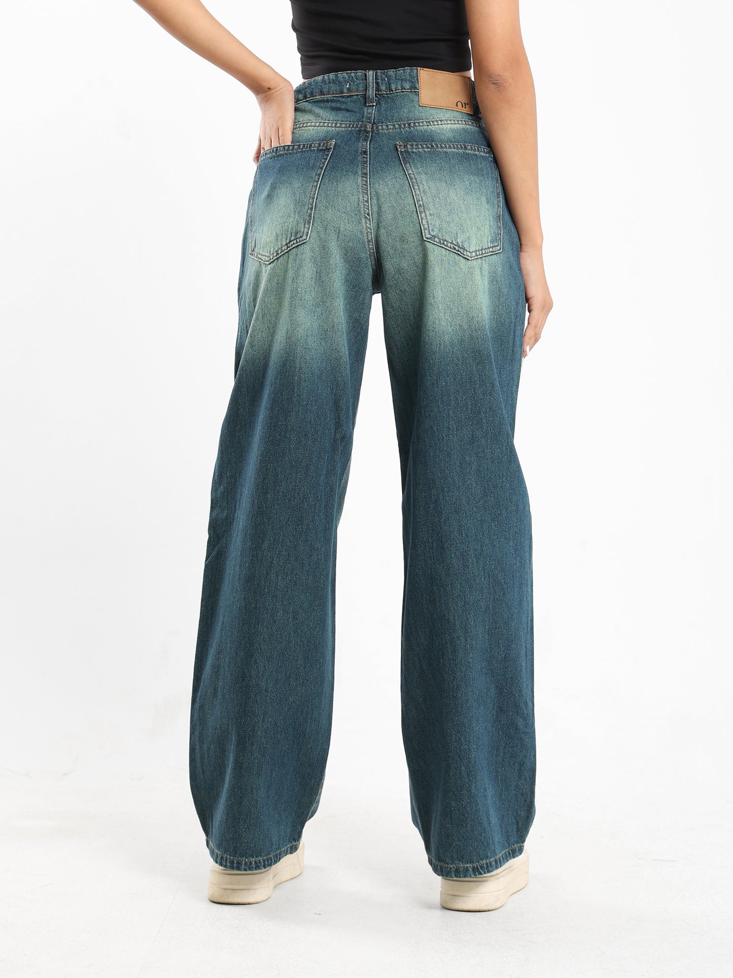 90s Straight-Leg Jeans - Outlet
