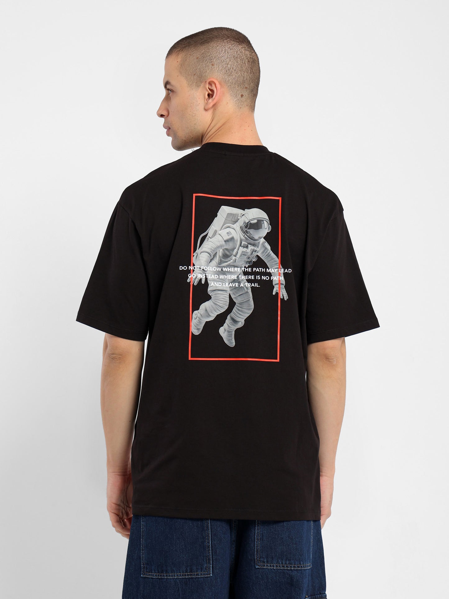 Everyone Wants to Roll the World T-Shirt - Outlet