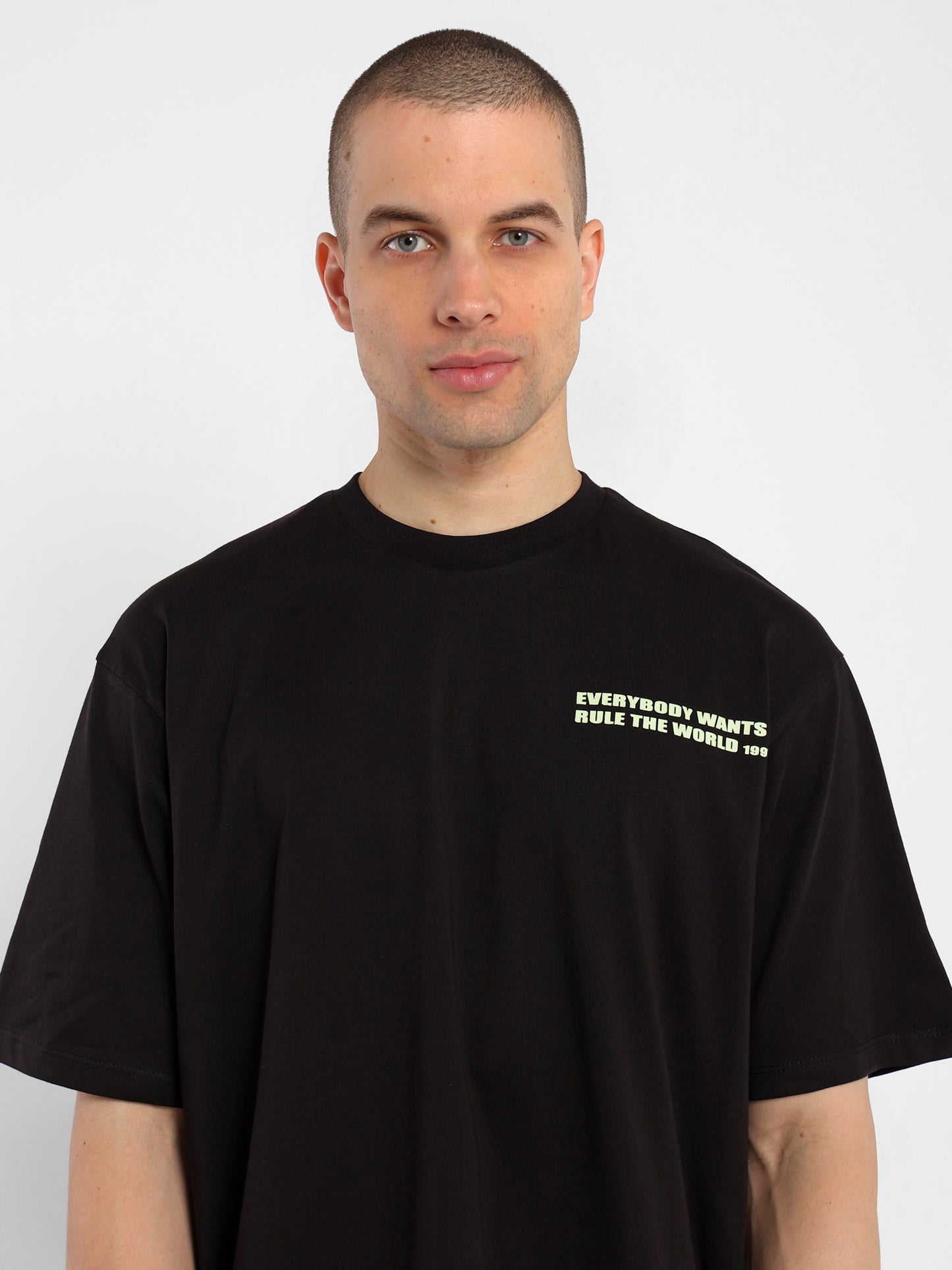 Everyone Wants to Roll the World T-Shirt - Outlet