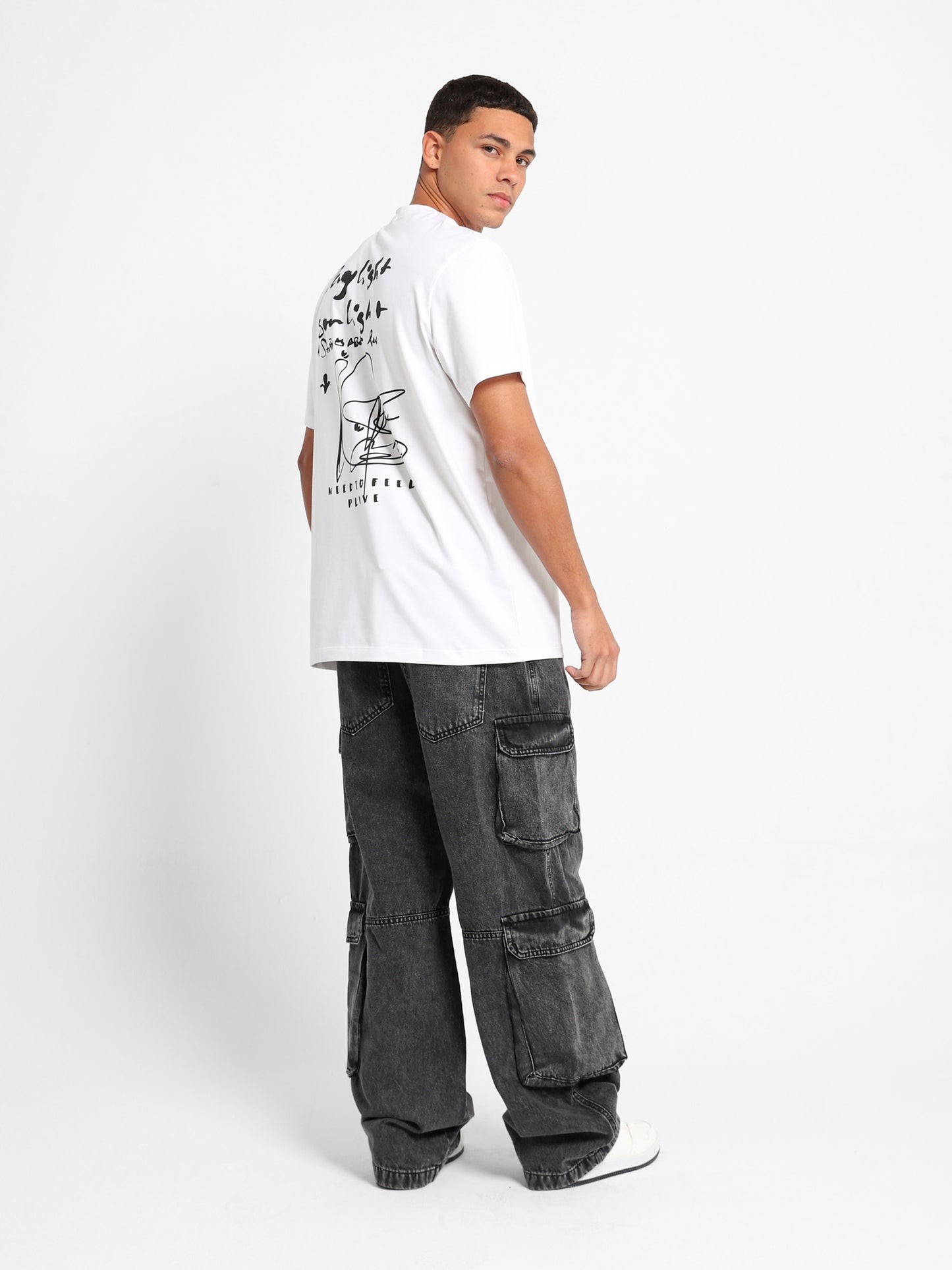 Need To Be Alive Graphic T-Shirt