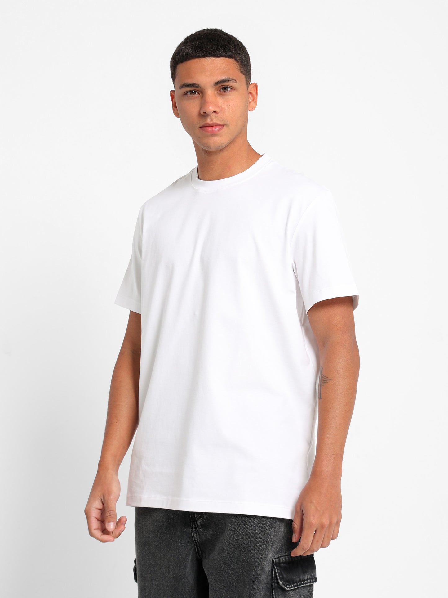 Need To Be Alive Graphic T-Shirt