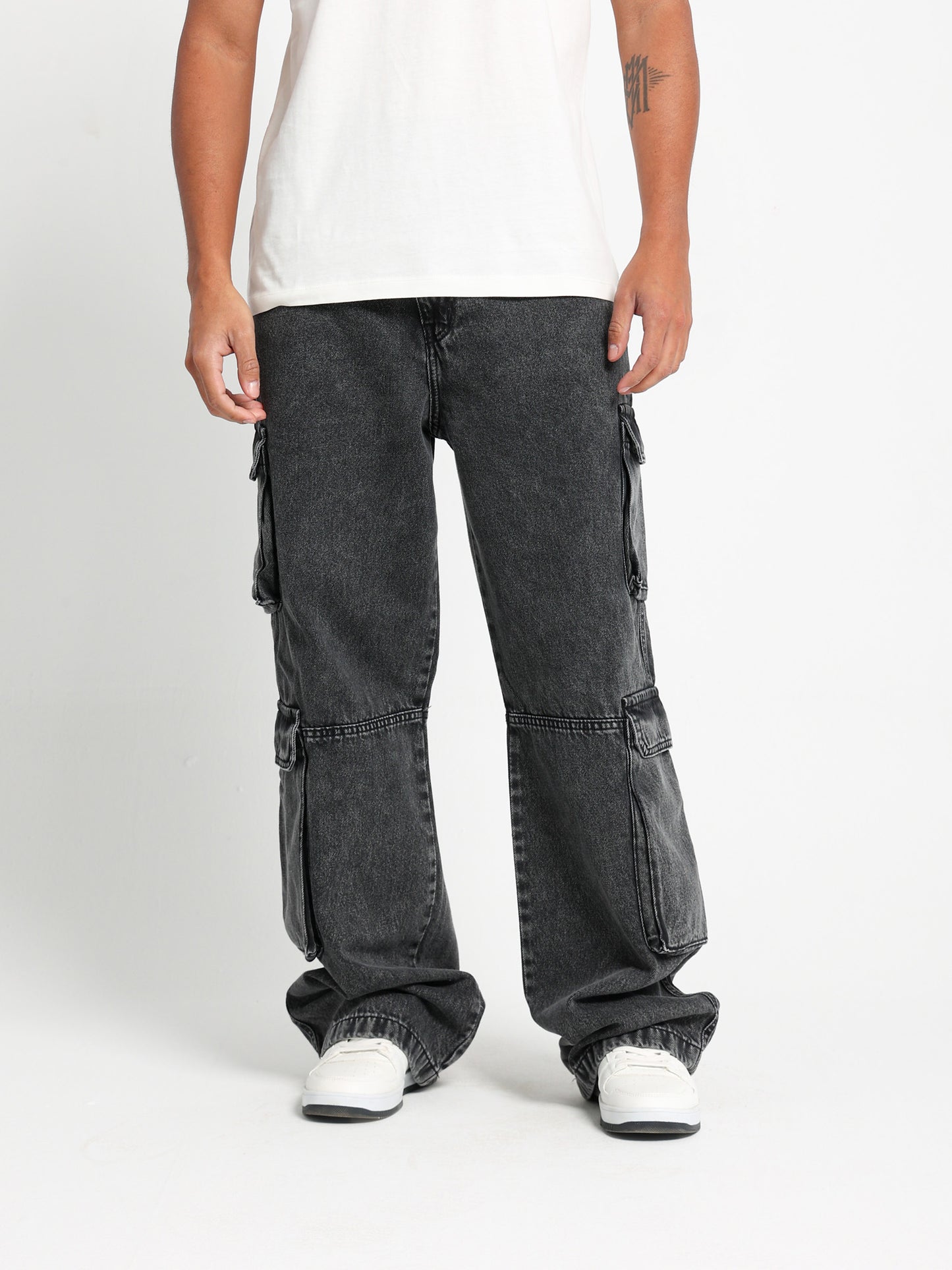 Multi-Pocket Loose Fit Jeans