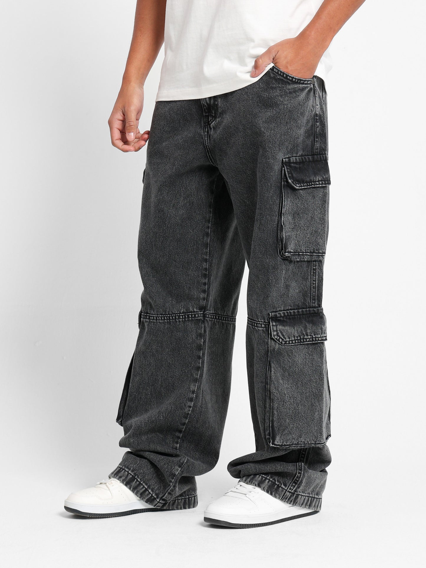 Multi-Pocket Loose Fit Jeans