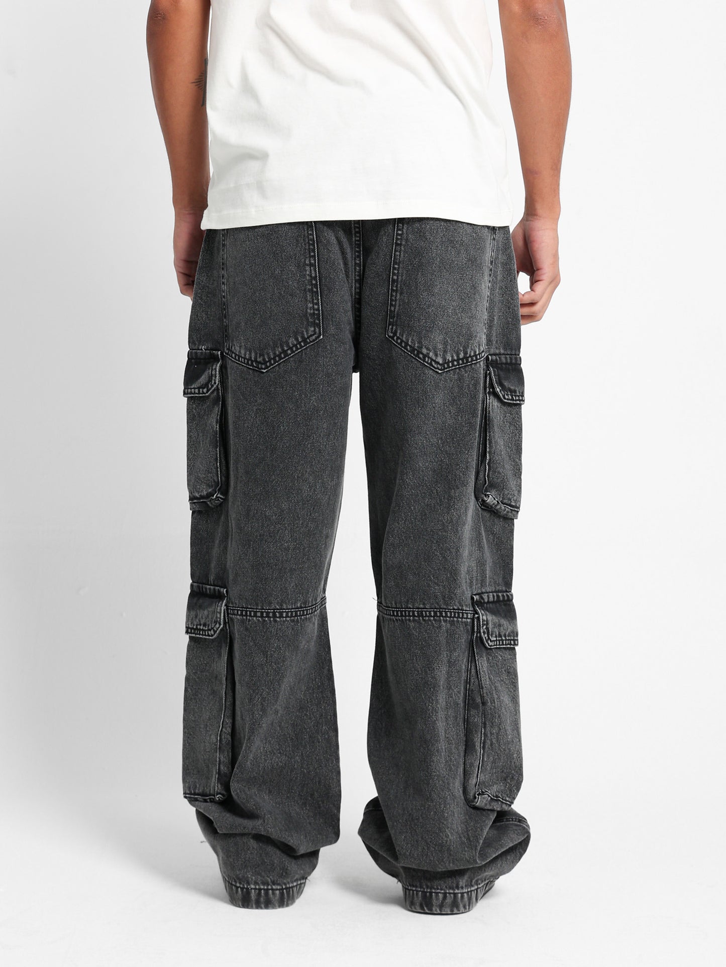Multi-Pocket Loose Fit Jeans