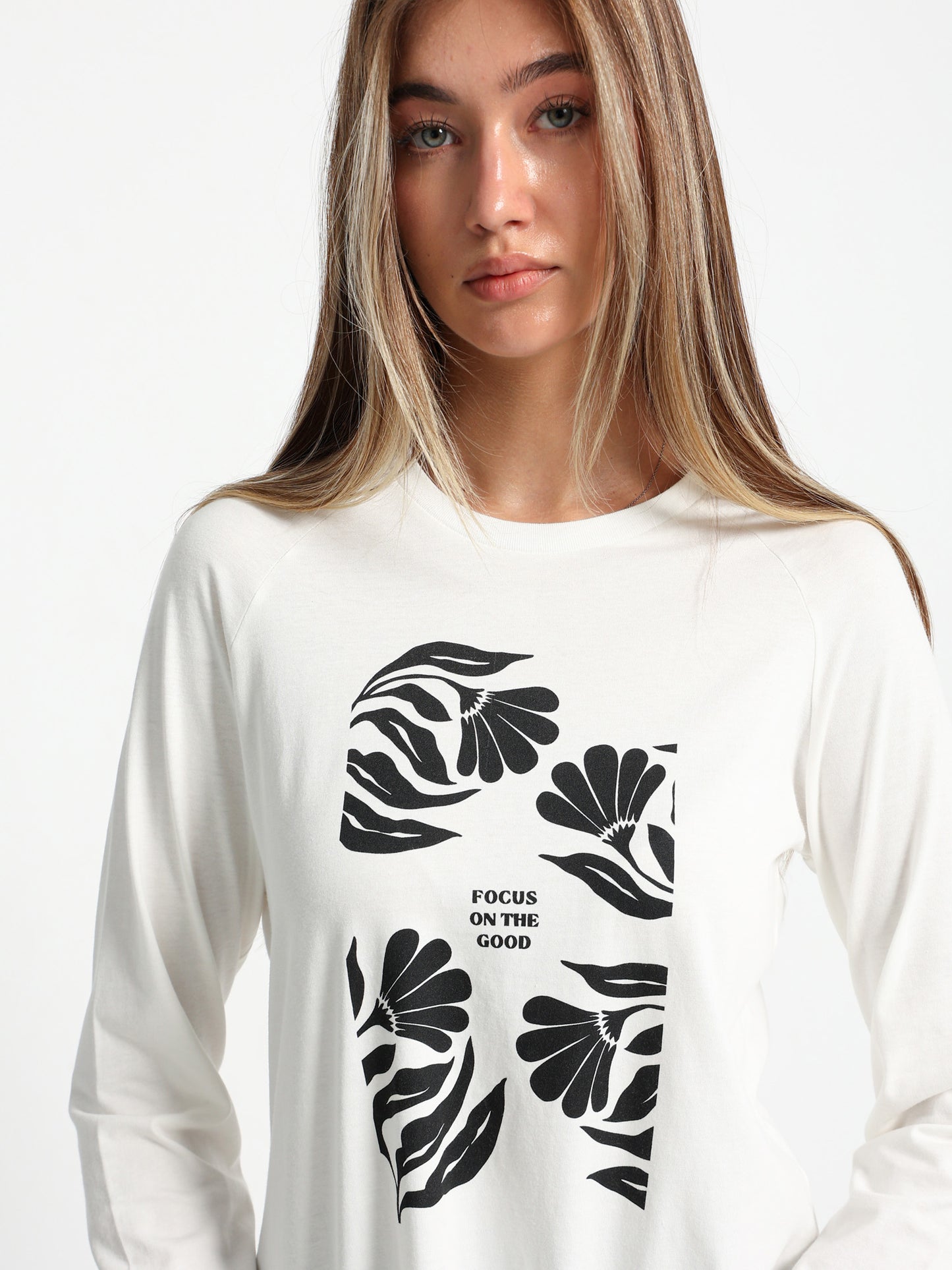 "Focus on The Good" Printed Raglan Sleeve T-Shirt