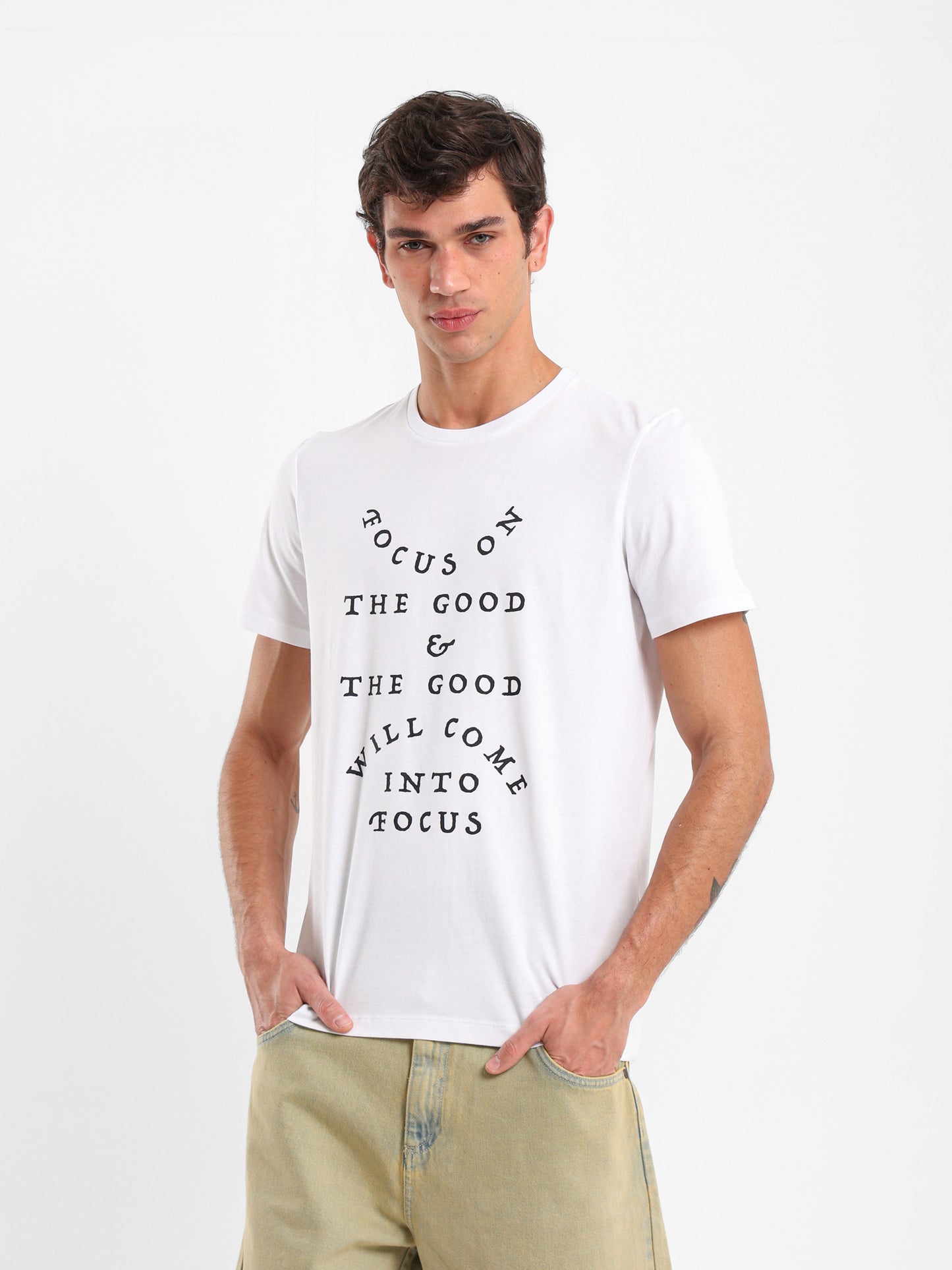 "Focus on The Good" Text Print T-Shirt