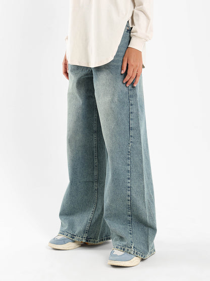 Loose Low-Waist Jeans