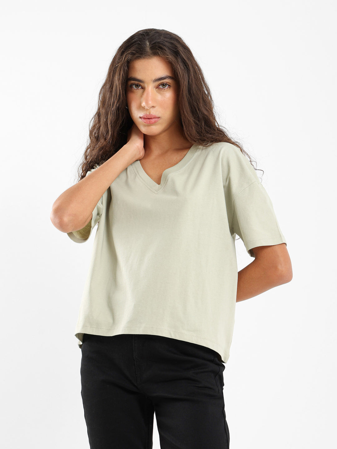 تي شيرت قصير بقصة V-Neck