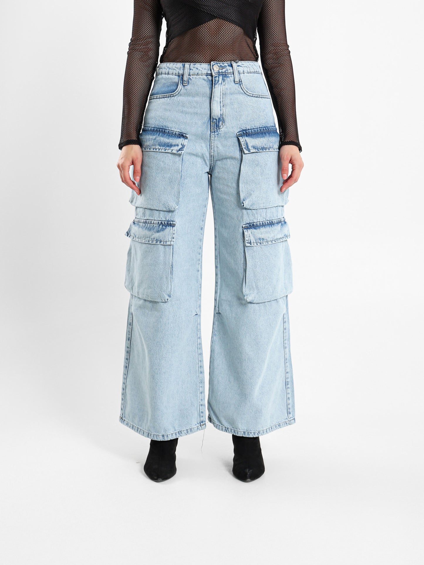 Wide Leg Cargo Jeans with Multiple Pockets