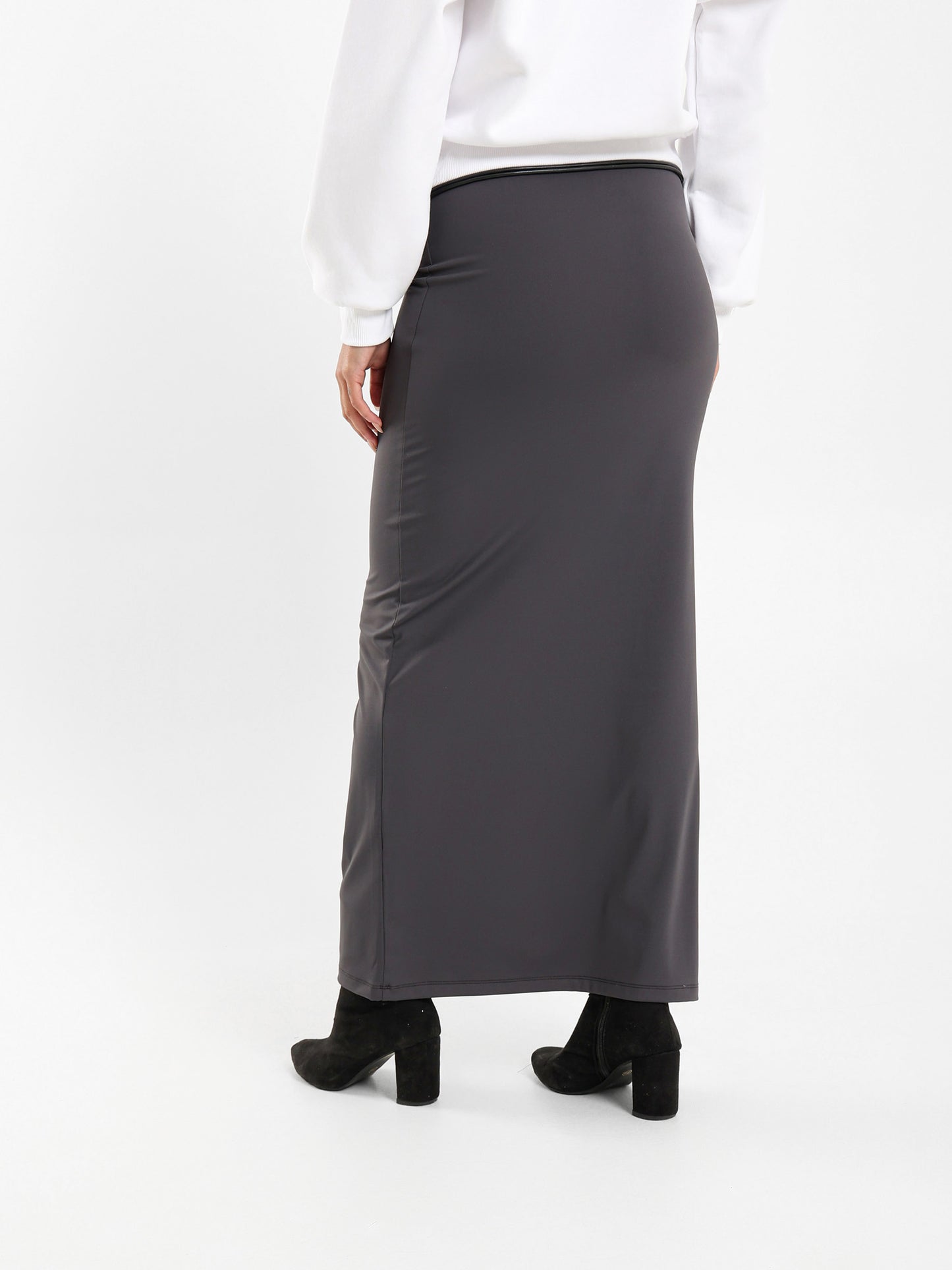 Soft Line Maxi Skirt