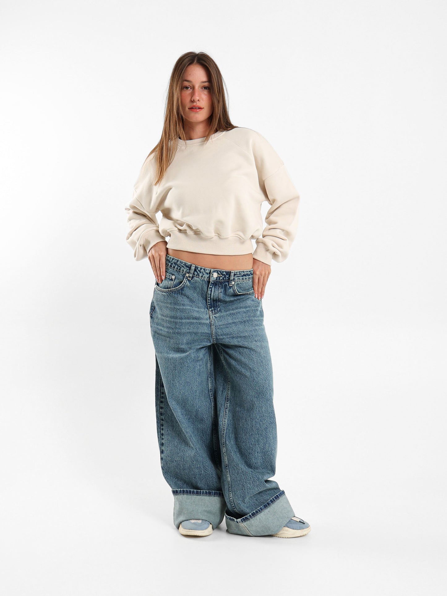 Cropped Reglan Sleeves Sweatshirt