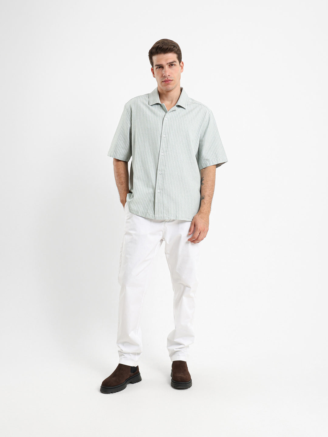 قميص كتان مخطط