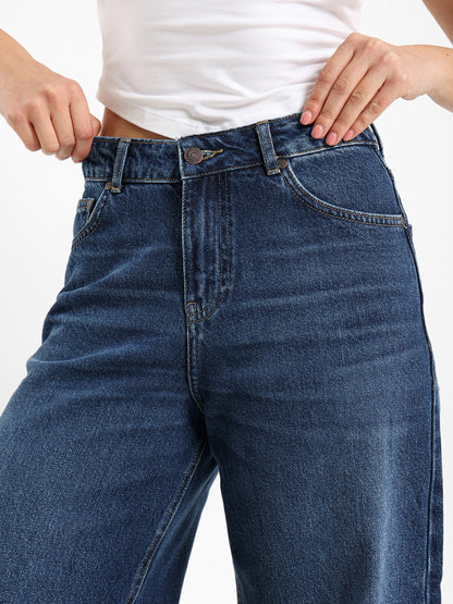 Relaxed Tapered Jeans