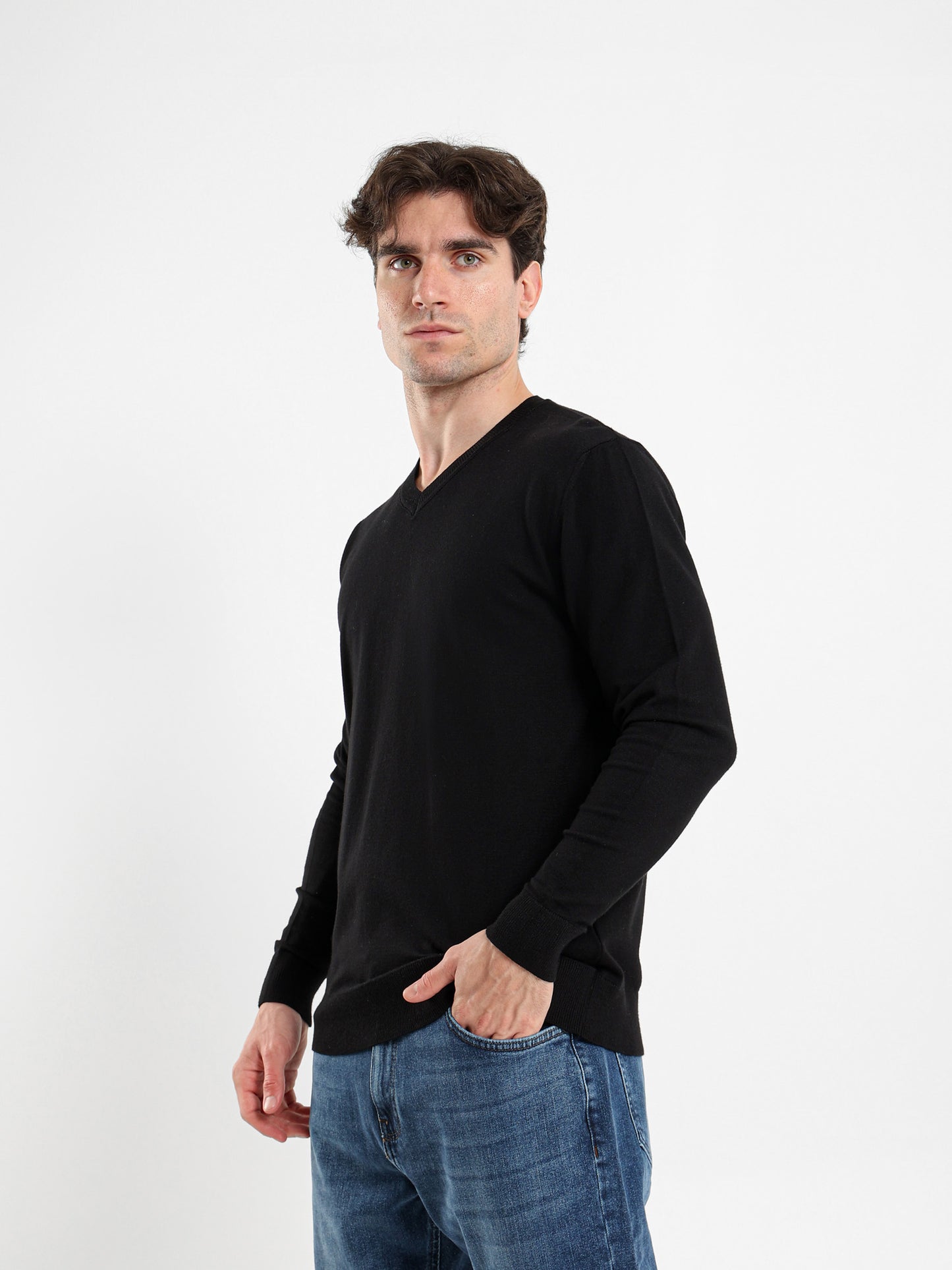 Basic V-Neck Pullover