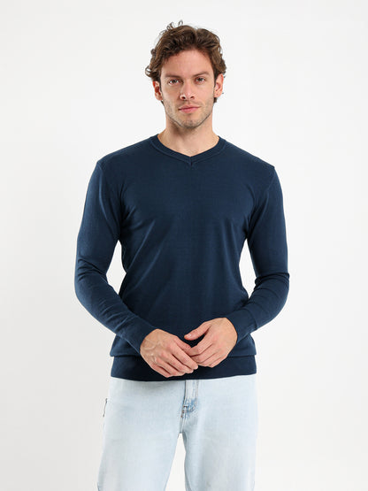 Basic V-Neck Pullover