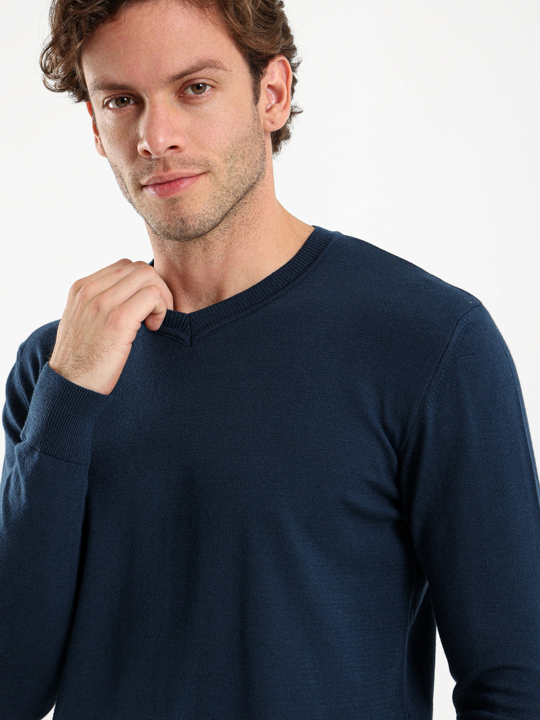 Basic V-Neck Pullover