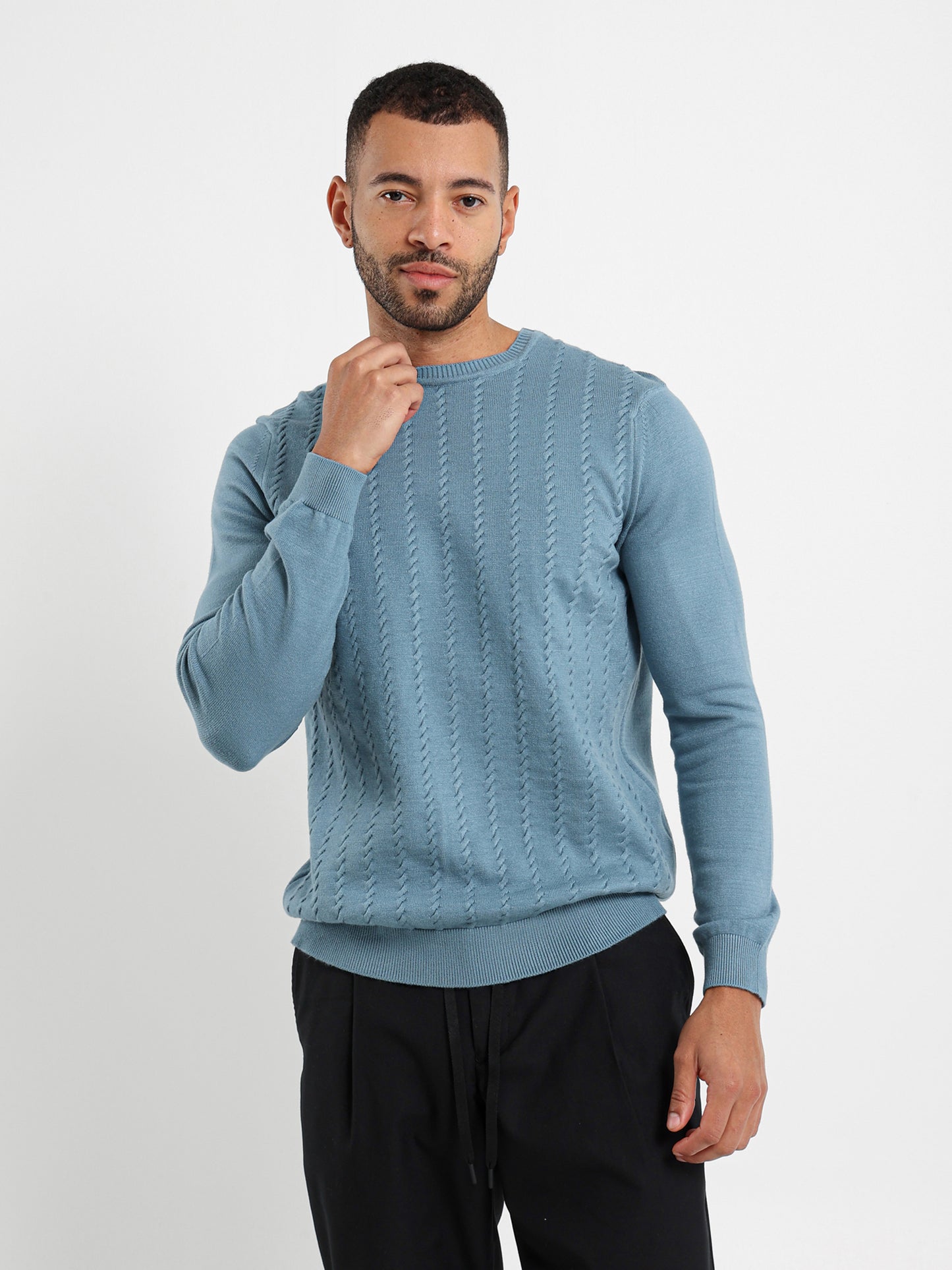Thin Cable Knit R-Neck