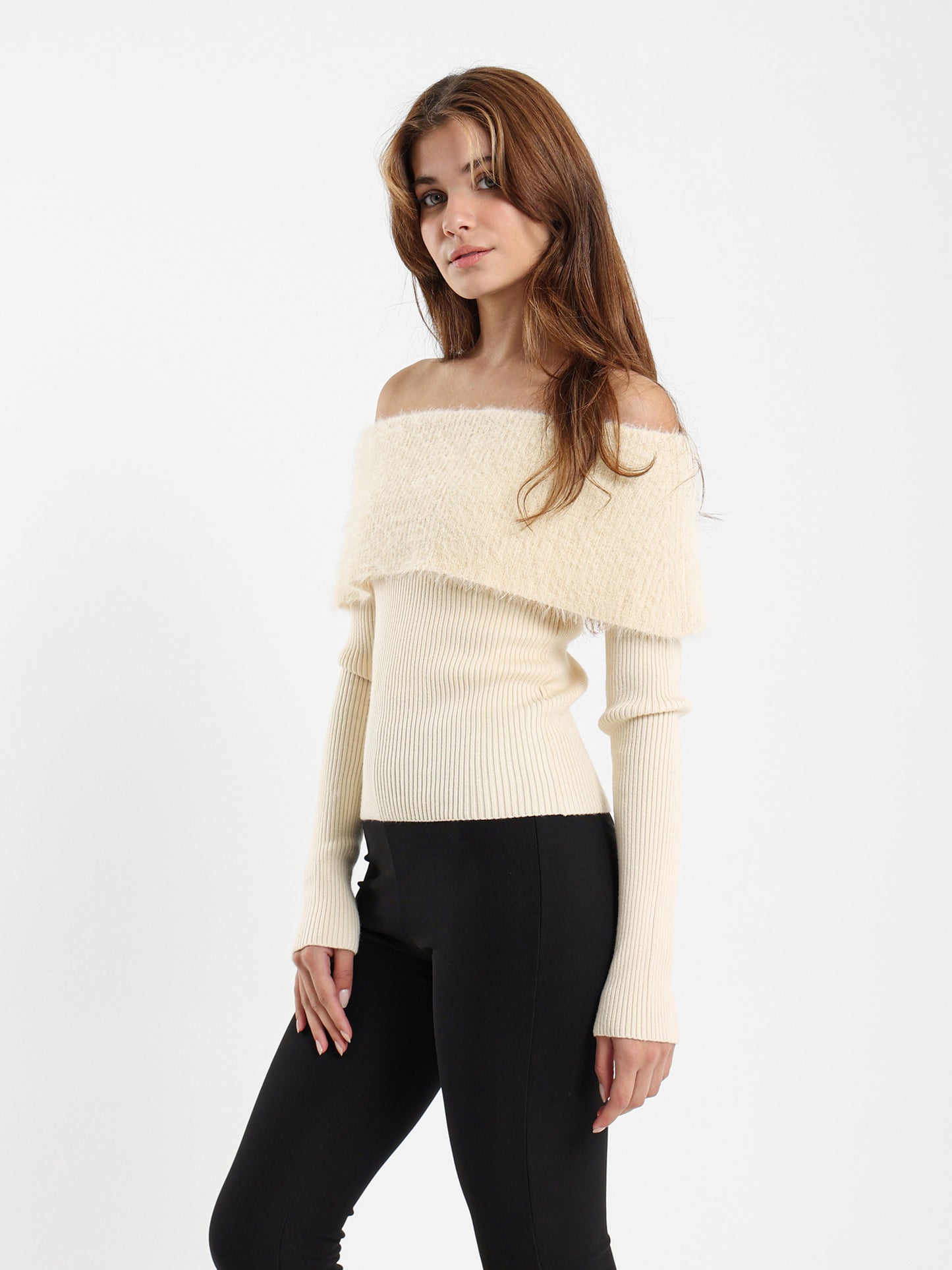 Loose Off-Shoulder Pullover