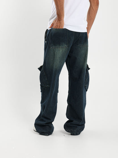 Loose Fit Cargo Jeans