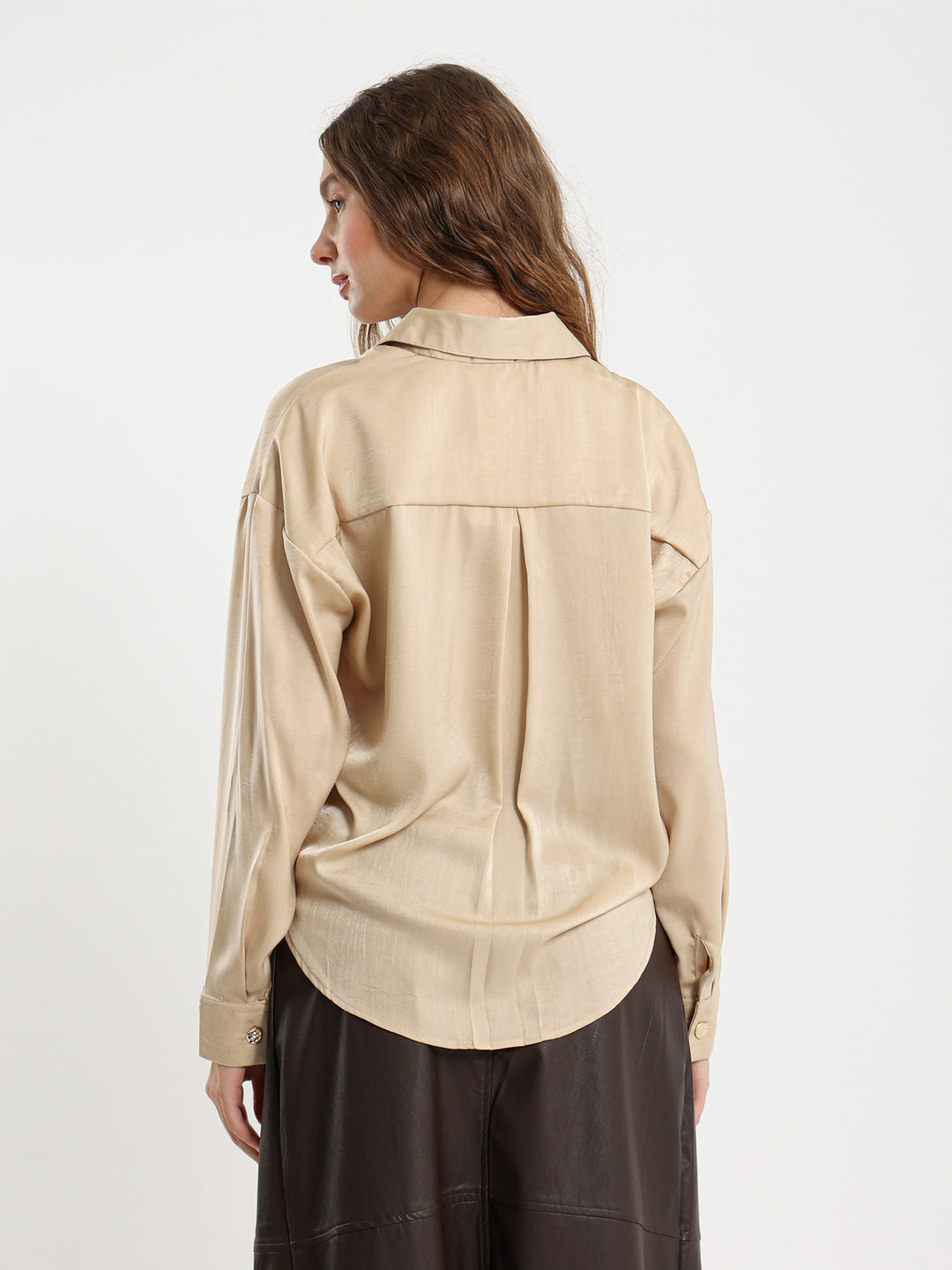 بلوزة ساتان بعقدة