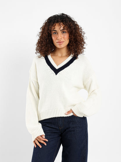 High V-Neck Pullover