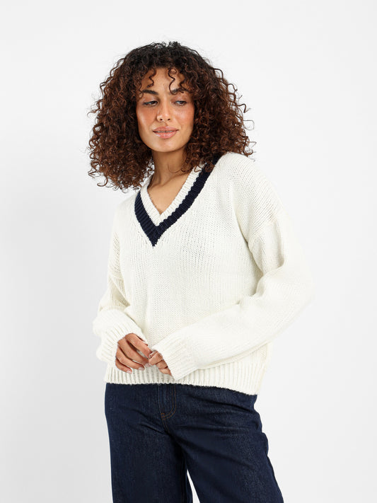 High V-Neck Pullover