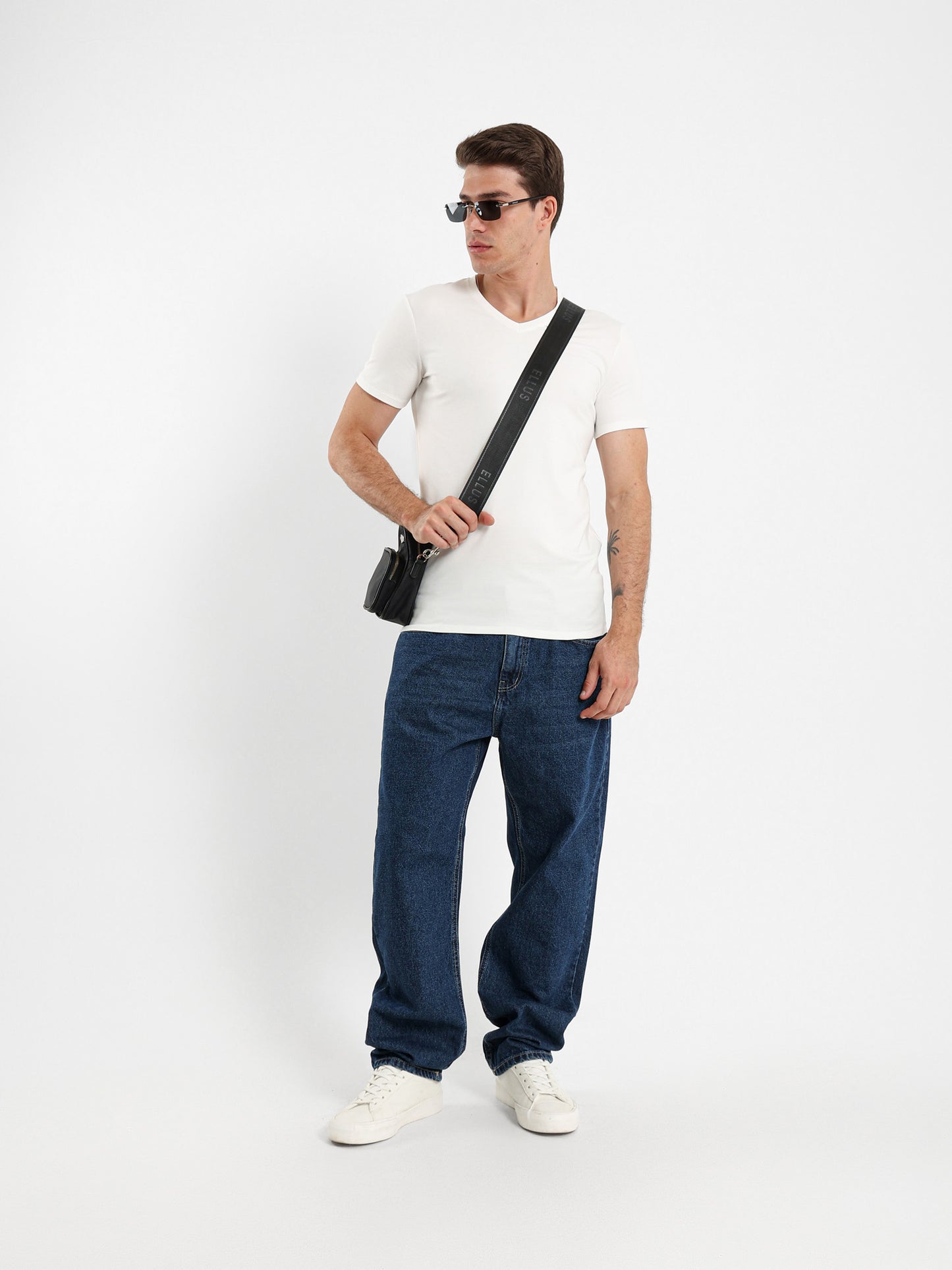 Basic Muscle Fit V-Neck T-Shirt