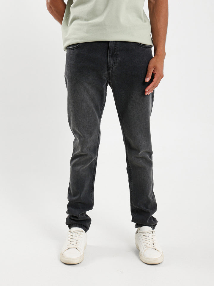Basic Slim Fit Jeans