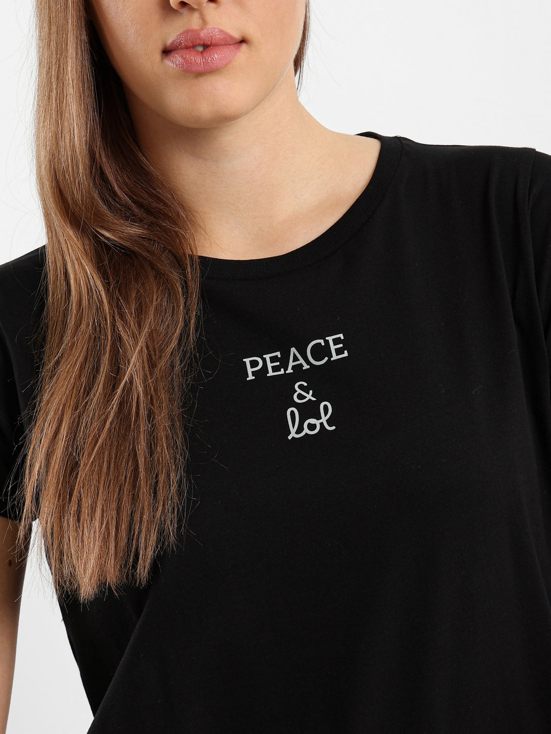 تي شيرت بطبعة "Peace &amp; LOL"