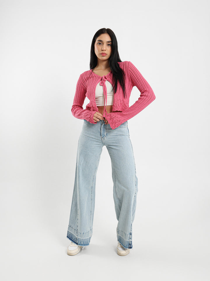 بنطلون جينز واسع الساقين وبألواح جانبية متباينة الألوان