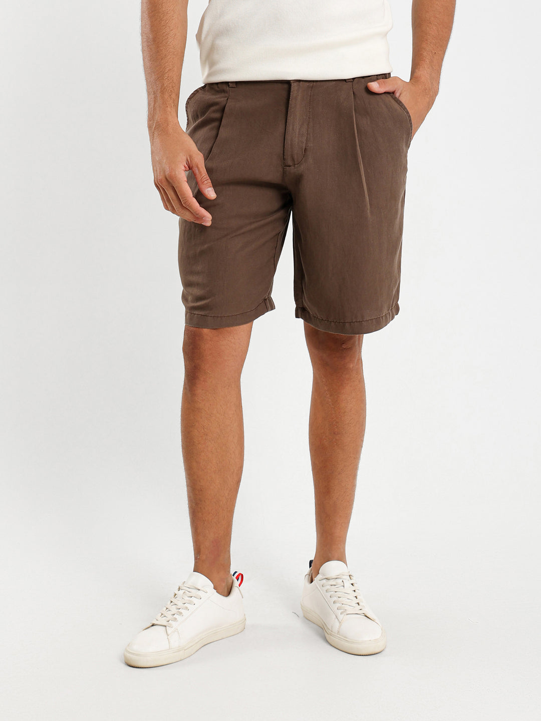 Relaxed Pleated Linen Shorts